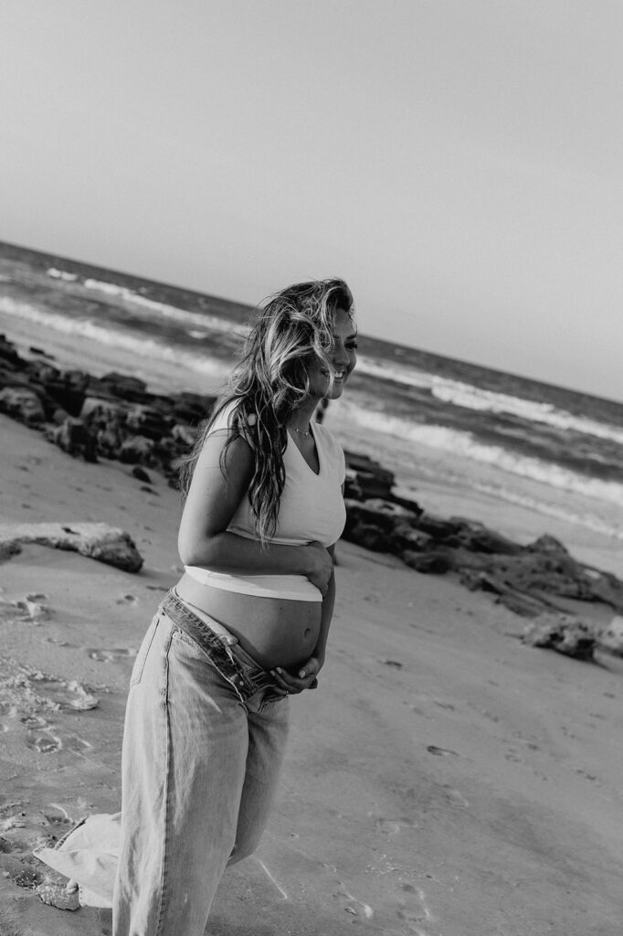 b&w portrait of the mom to be at her amazing maternity session