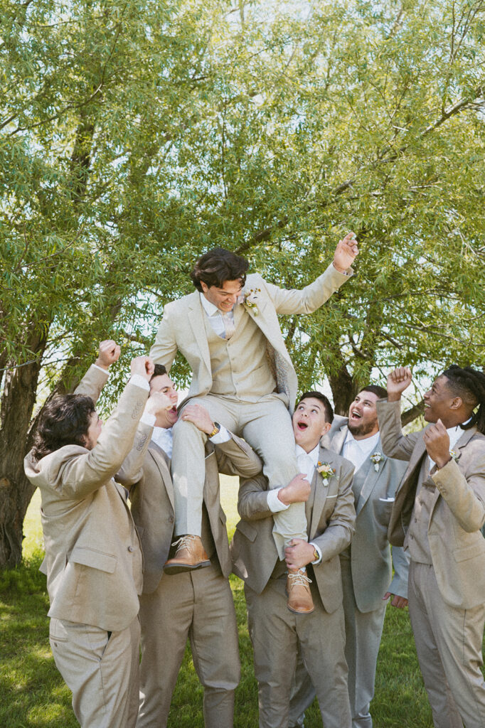 picture of the groom and his friends