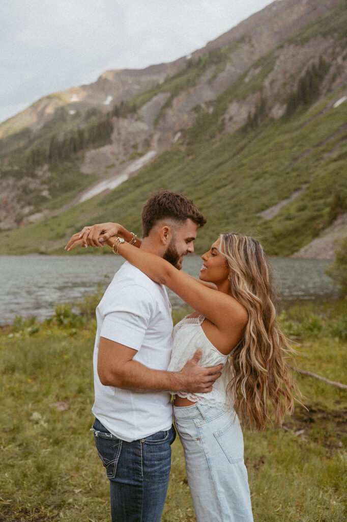 couple looking at each other during their photoshoot