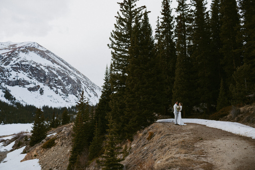 This Classy Colorado Elopement is Proof You Can Have a Family-Centered Day Without Sacrificing Style