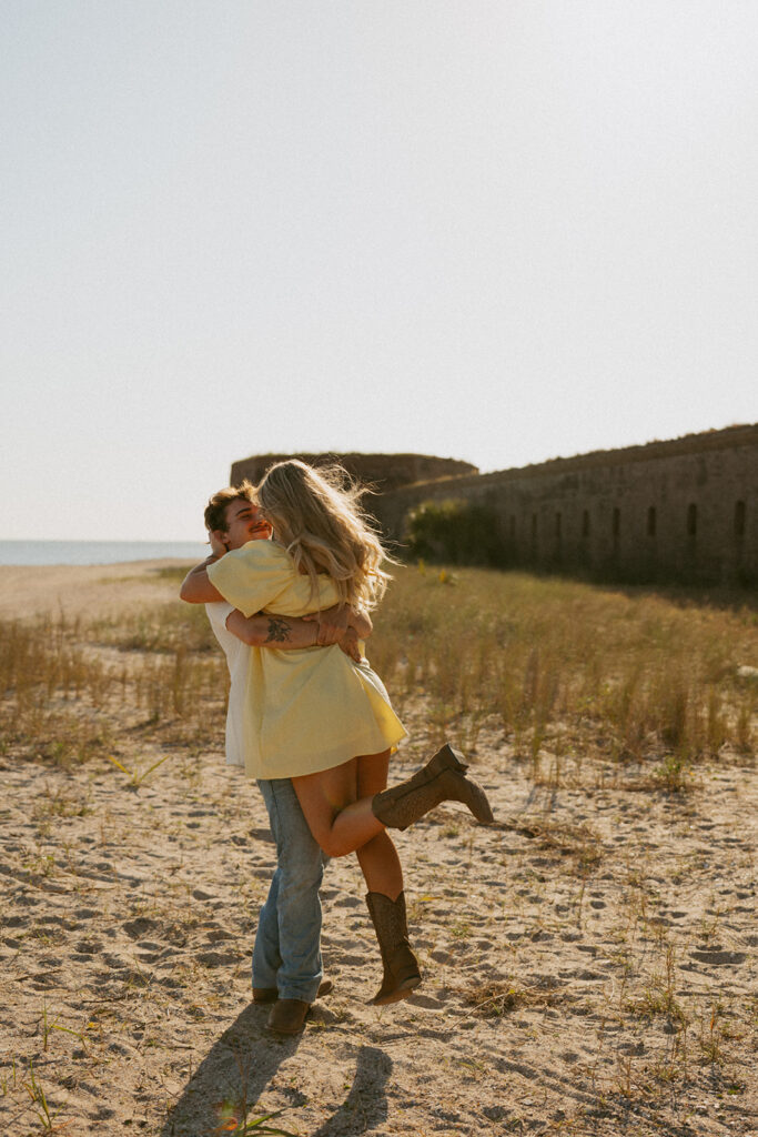 sunrise carefree couple photoshoot
