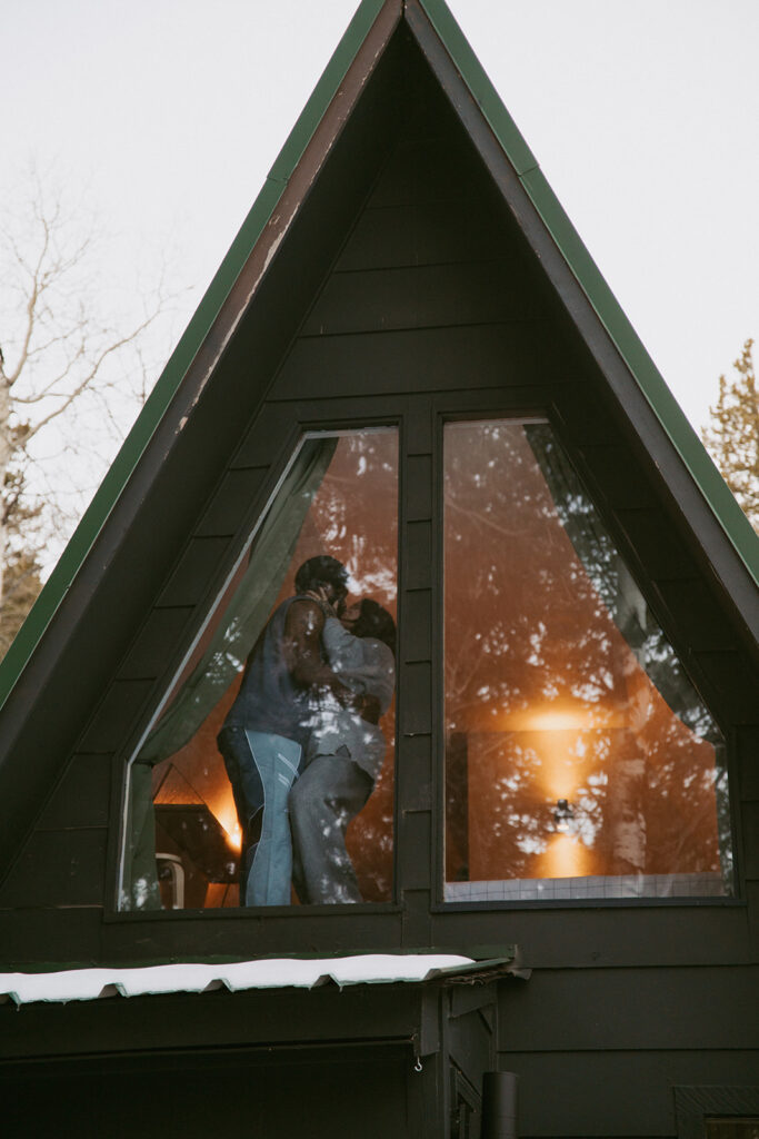 Why Sapphire Point Overlook in Dillon, Colorado Is Perfect for Your Winter Couple Session
