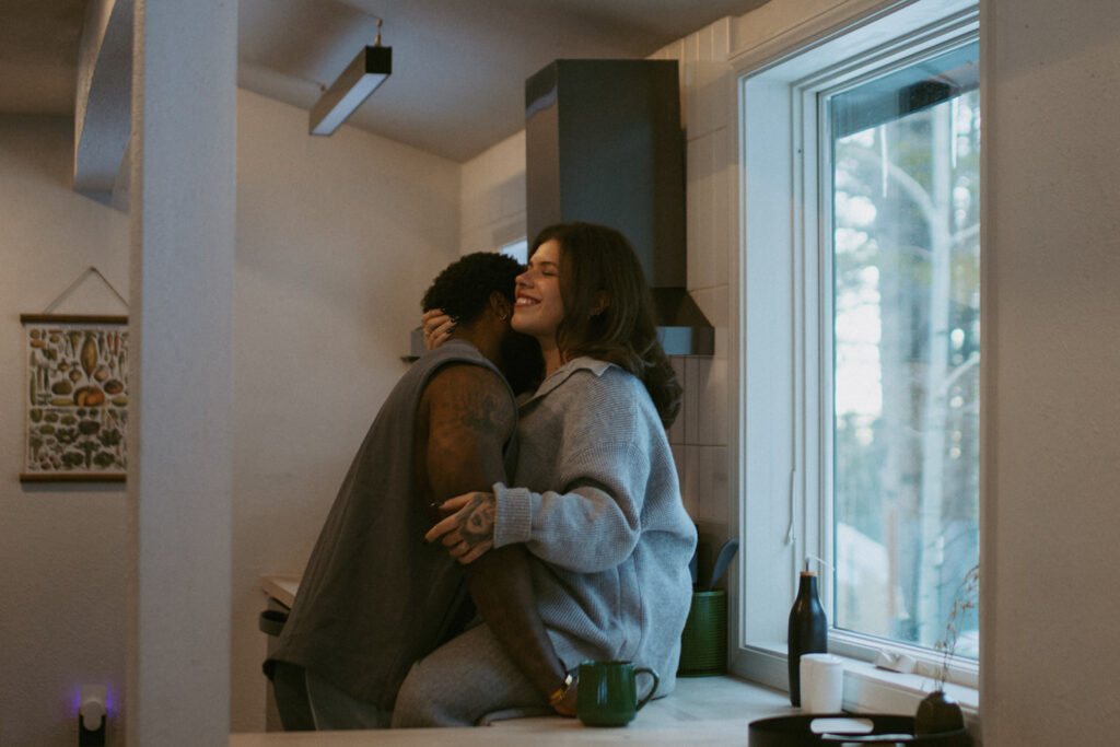 Why Sapphire Point Overlook in Dillon, Colorado Is Perfect for Your Winter Couple Session