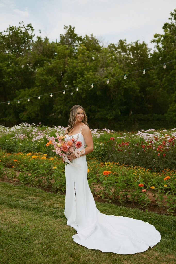 beautiful picture of the bride at her dream wedding day