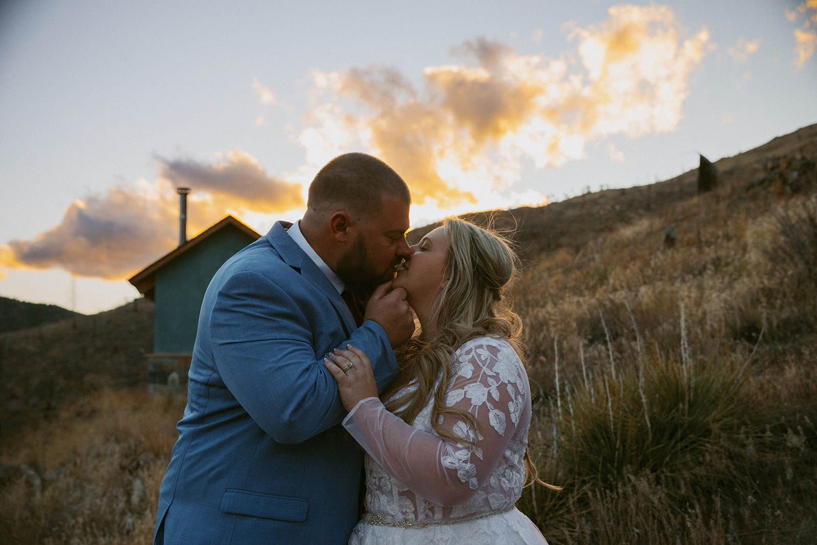 golden hour bridal photos in colorado