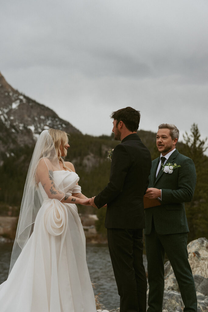 You Don’t Have to Hike for a Beautiful Colorado Mountain Elopement