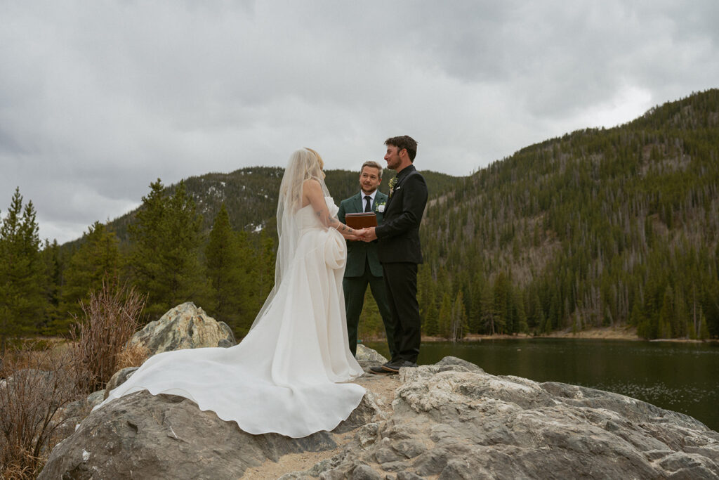 You Don’t Have to Hike for a Beautiful Colorado Mountain Elopement
