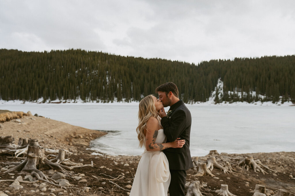 You Don’t Have to Hike for a Beautiful Colorado Mountain Elopement