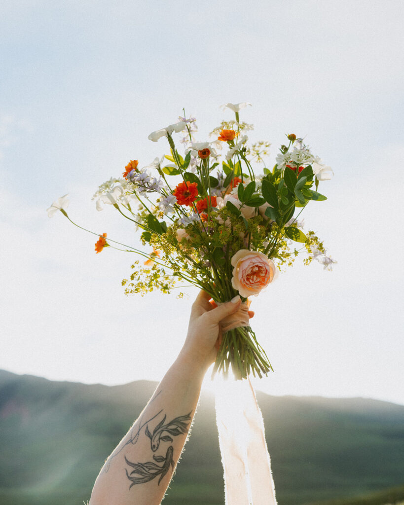 stunning picture of the wedding bouquet
