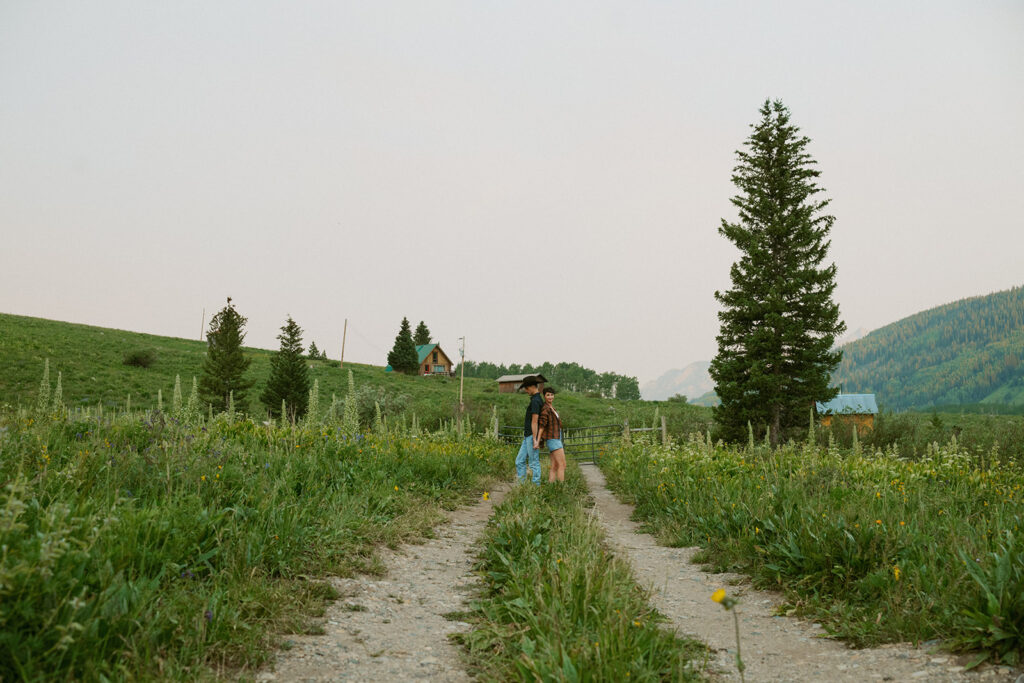 Adventurous Couples Photos in Crested Butte | Dannon & Grace