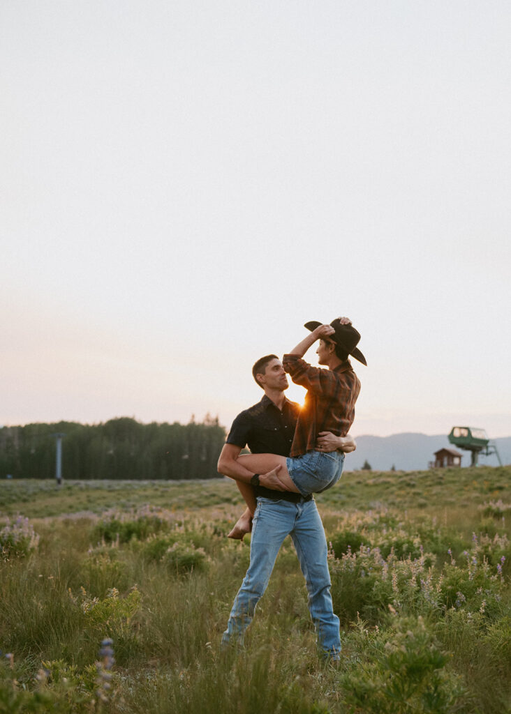Adventurous Couples Photos in Crested Butte | Dannon & Grace