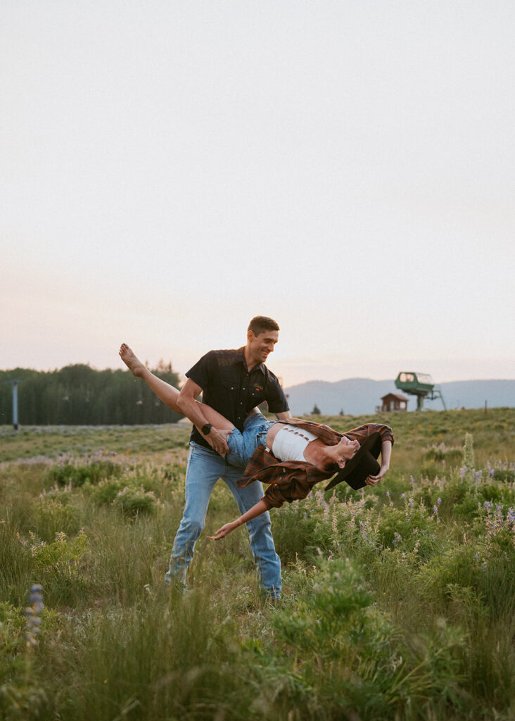 Adventurous Couples Photos in Crested Butte | Dannon & Grace