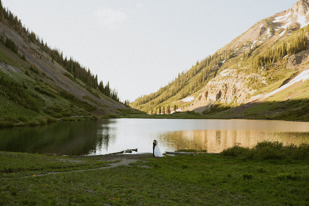 What’s in My Camera Bag? My Simple Elopement Photography Gear Setup
