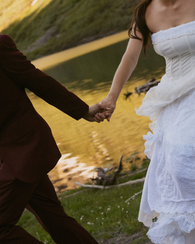 What’s in My Camera Bag? My Simple Elopement Photography Gear Setup