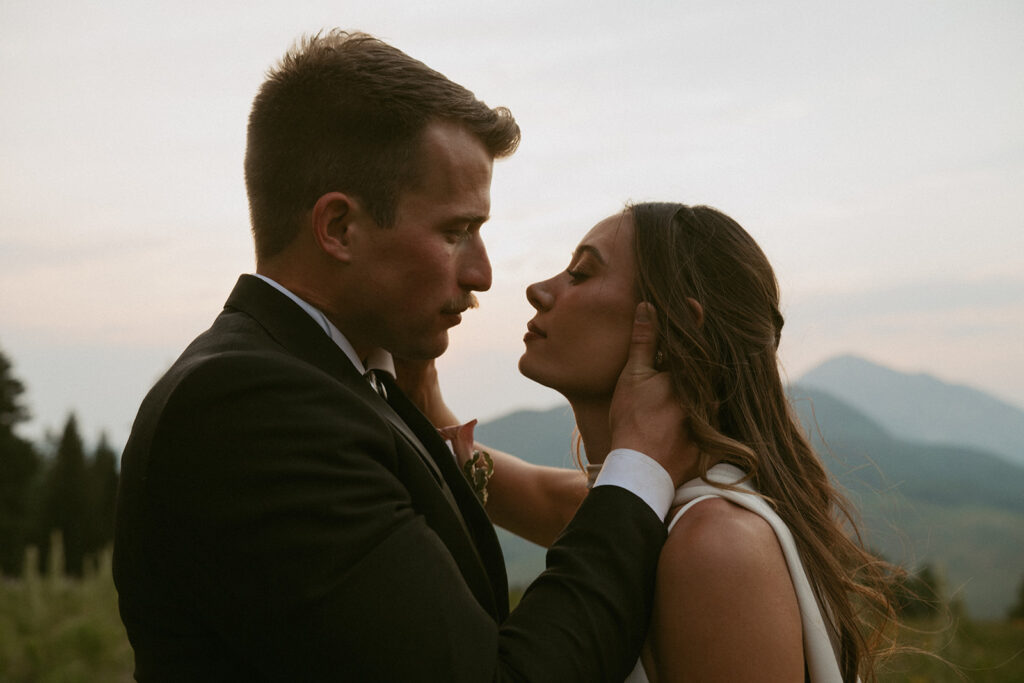 What’s in My Camera Bag? My Simple Elopement Photography Gear Setup