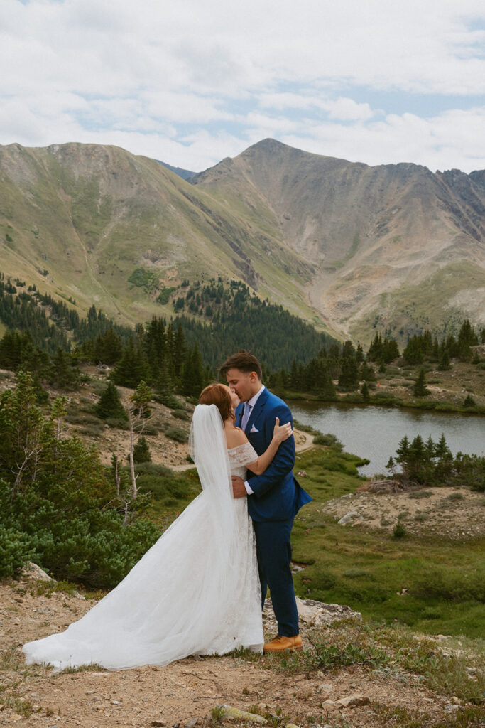 beautiful picture of the newlyweds kissing
